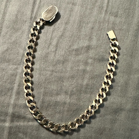 Men’s Curb Chain Bracelet - Picture 3 of 4